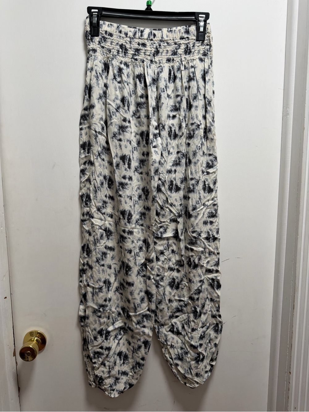 Lotus And Luna Pants Womens S/M Black Rayon Harem Boho Elastic Waist Cuffed